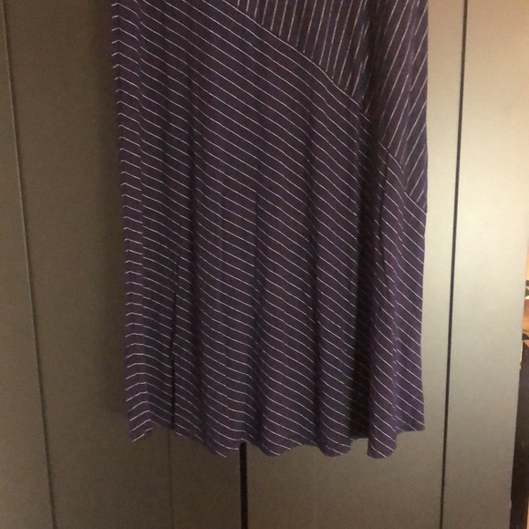 Super soft, comfy, and cute navy and white Matty M striped maxi skirt size Small - Picture 7 of 10